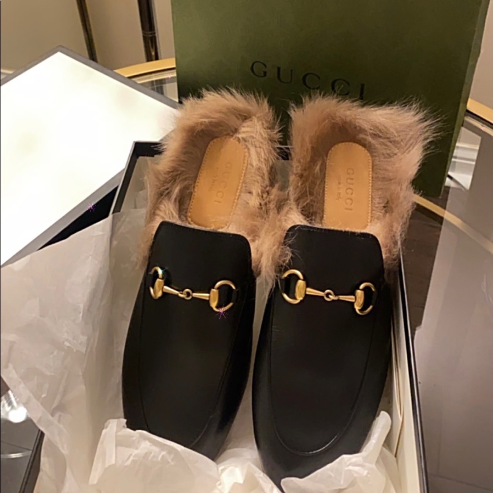 SOLD💗Authentic Gucci women's Princetown fur black mules slippers
